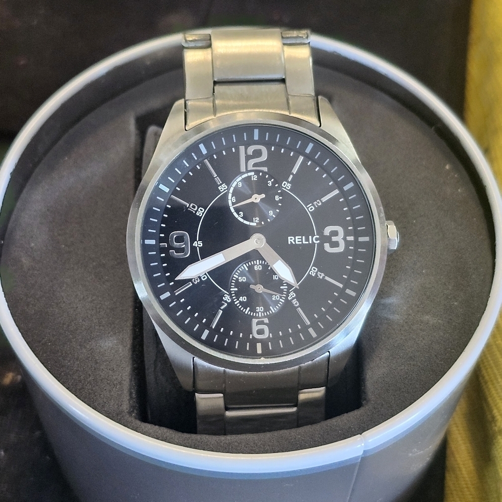 BRAND NEW RELIC Mens Chronograph - Picture 1 of 5